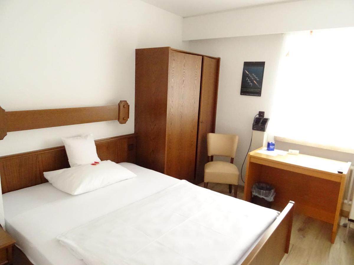 Aparthotel Zum Dom Kleinblittersdorf Ngoại thất bức ảnh